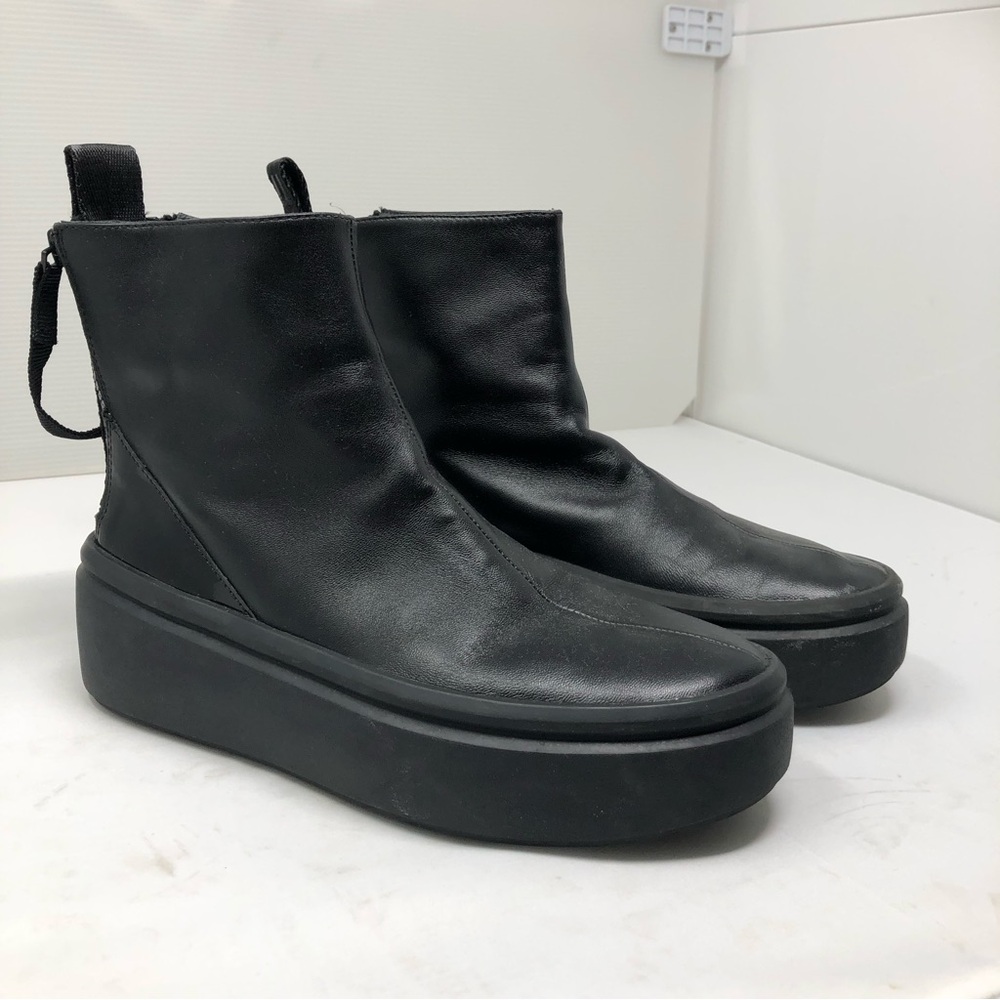 United Nude leather chelsea boots Sz 6.5